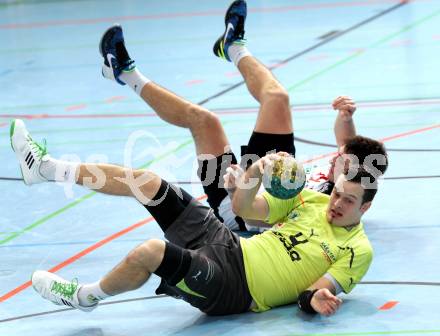 Handball. Bundesliga. HCK 59 Klagenfurt gegen SC kelag Ferlach. Patrick Jochum, (HCK), Primoz Drozina (Ferlach). Klagenfurt, 21.1.2012
Foto: Kuess 


---
pressefotos, pressefotografie, kuess, qs, qspictures, sport, bild, bilder, bilddatenbank