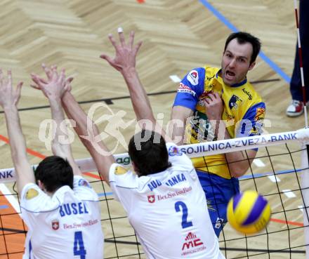 Volleyball. Challenge Cup. SK Aich/Dob gegen Stroitel MINSK (BLR).   Grut Andrej (Aich/Dob). Bleiburg, 19.1.2012.
Foto: Kuess
---
pressefotos, pressefotografie, kuess, qs, qspictures, sport, bild, bilder, bilddatenbank