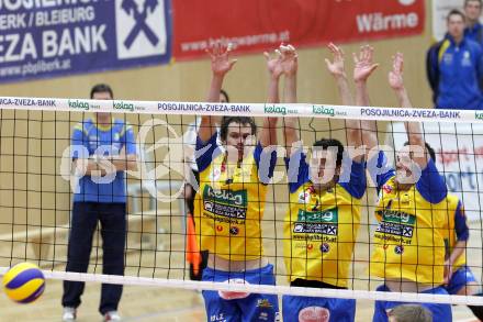 Volleyball. Challenge Cup. SK Aich/Dob gegen Stroitel MINSK (BLR).   Satler Rok, Sabljak Matija, Van de Loo Allan (Aich/Dob). Bleiburg, 19.1.2012.
Foto: Kuess
---
pressefotos, pressefotografie, kuess, qs, qspictures, sport, bild, bilder, bilddatenbank