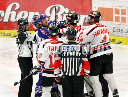 EBEL. Eishockey Bundesliga. EC Rekord Fenster VSV gegen HC Orli Znojmo.  Rauferei CRAIG Michael (VSV). Villach, am 22.1.2012.
Foto: Kuess 


---
pressefotos, pressefotografie, kuess, qs, qspictures, sport, bild, bilder, bilddatenbank