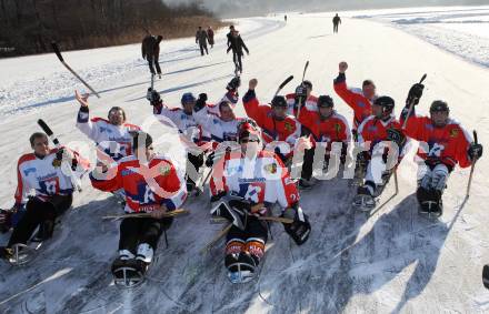 Behindertensport. Sledgehockey. Vergleichskampf Kaernten gegen St. Poelten. Rauschele See, am 21.1.2012.
Foto: Kuess
---
pressefotos, pressefotografie, kuess, qs, qspictures, sport, bild, bilder, bilddatenbank