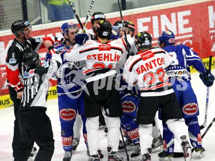 EBEL. Eishockey Bundesliga. EC Rekord Fenster VSV gegen HC Orli Znojmo.  Rauferei. Villach, am 22.1.2012.
Foto: Kuess 


---
pressefotos, pressefotografie, kuess, qs, qspictures, sport, bild, bilder, bilddatenbank