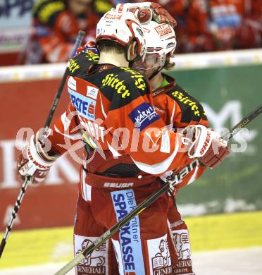 EBEL. Eishockey Bundesliga. KAC gegen Red Bull Salzburg. Torjubel Torjubel Stefan Schumnig, Thomas Meinhardt (KAC), (Salzburg). Klagenfurt, am 22.1.2012.
Foto: Kuess
---
pressefotos, pressefotografie, kuess, qs, qspictures, sport, bild, bilder, bilddatenbank