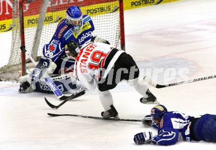 EBEL. Eishockey Bundesliga. EC Rekord Fenster VSV gegen HC Orli Znojmo.  STARKBAUM Bernhard, ALTMANN Mario (VSV), STANEK Ales (Znaim). Villach, am 22.1.2012.
Foto: Kuess 


---
pressefotos, pressefotografie, kuess, qs, qspictures, sport, bild, bilder, bilddatenbank