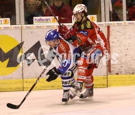 EBEL. Eishockey Bundesliga. KAC gegen Medvescak Zagreb. Raphael Herburger (KAC), Tomislav Zanoski (Zagreb). Klagenfurt, am 24.1.2012.
Foto: Kuess

---
pressefotos, pressefotografie, kuess, qs, qspictures, sport, bild, bilder, bilddatenbank