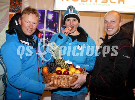 Schi Alpin. Jugendolympiade. Empfang Olympiasieger Marco Schwarz. Werner Franz, Marco Schwarz, Alfred Hopfgartner. Bad Kleinkirchheim, 23. 1. 2012.
Foto: Kuess
---
pressefotos, pressefotografie, kuess, qs, qspictures, sport, bild, bilder, bilddatenbank