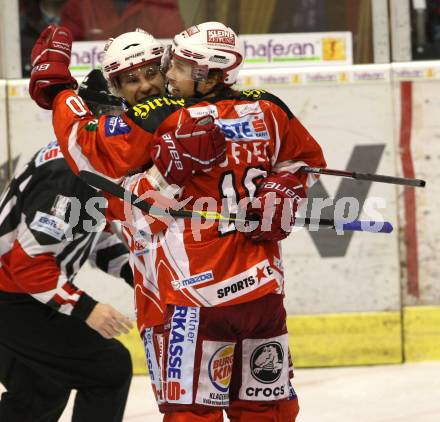 EBEL. Eishockey Bundesliga. KAC gegen Medvescak Zagreb. Torjubel Thomas Koch, Tyler Scofield  (KAC), (Zagreb). Klagenfurt, am 24.1.2012.
Foto: Kuess

---
pressefotos, pressefotografie, kuess, qs, qspictures, sport, bild, bilder, bilddatenbank