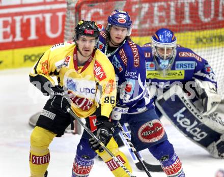 EBEL. Eishockey Bundesliga. EC Rekord Fenster VSV gegen UPC Vienna Capitals. Andreas Wiedergut, Bernhard Starkbaum, (VSV),  Christian Dolezal  (Caps). Villach, am 27.1.2012.
Foto: Kuess 


---
pressefotos, pressefotografie, kuess, qs, qspictures, sport, bild, bilder, bilddatenbank