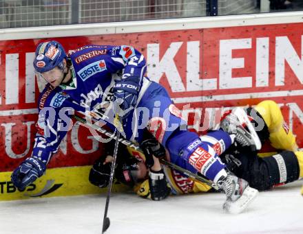 EBEL. Eishockey Bundesliga. EC Rekord Fenster VSV gegen UPC Vienna Capitals. Craig Weller, (VSV), Taylor Holst  (Caps). Villach, am 27.1.2012.
Foto: Kuess 


---
pressefotos, pressefotografie, kuess, qs, qspictures, sport, bild, bilder, bilddatenbank