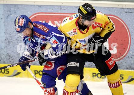 EBEL. Eishockey Bundesliga. EC Rekord Fenster VSV gegen UPC Vienna Capitals. Gerhard Unterluggauer,  (VSV), Jonathan Ferland (Caps). Villach, am 27.1.2012.
Foto: Kuess 


---
pressefotos, pressefotografie, kuess, qs, qspictures, sport, bild, bilder, bilddatenbank