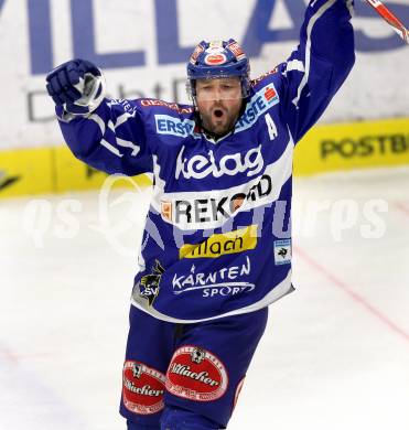 EBEL. Eishockey Bundesliga. EC Rekord Fenster VSV gegen UPC Vienna Capitals. Torjubel Gerhard Unterluggauer (VSV). Villach, am 27.1.2012.
Foto: Kuess 


---
pressefotos, pressefotografie, kuess, qs, qspictures, sport, bild, bilder, bilddatenbank