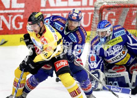 EBEL. Eishockey Bundesliga. EC Rekord Fenster VSV gegen UPC Vienna Capitals. Kevin Mitchell, Bernhard Starkbaum,  (VSV), Francois Fortier (Caps). Villach, am 27.1.2012.
Foto: Kuess 


---
pressefotos, pressefotografie, kuess, qs, qspictures, sport, bild, bilder, bilddatenbank