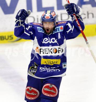 EBEL. Eishockey Bundesliga. EC Rekord Fenster VSV gegen UPC Vienna Capitals. Torjubel Gerhard Unterluggauer (VSV). Villach, am 27.1.2012.
Foto: Kuess 


---
pressefotos, pressefotografie, kuess, qs, qspictures, sport, bild, bilder, bilddatenbank