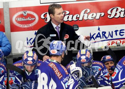 EBEL. Eishockey Bundesliga. EC Rekord Fenster VSV gegen UPC Vienna Capitals. Trainer Mike Stewart (VSV). Villach, am 27.1.2012.
Foto: Kuess 


---
pressefotos, pressefotografie, kuess, qs, qspictures, sport, bild, bilder, bilddatenbank