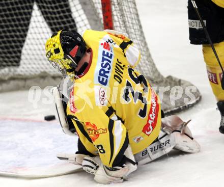 EBEL. Eishockey Bundesliga. EC Rekord Fenster VSV gegen UPC Vienna Capitals. Reinhard Divis (Caps). Villach, am 27.1.2012.
Foto: Kuess 


---
pressefotos, pressefotografie, kuess, qs, qspictures, sport, bild, bilder, bilddatenbank