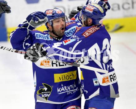 EBEL. Eishockey Bundesliga. EC Rekord Fenster VSV gegen UPC Vienna Capitals. Torjubel Gerhard Unterluggauer, Markus Peintner (VSV). Villach, am 27.1.2012.
Foto: Kuess 


---
pressefotos, pressefotografie, kuess, qs, qspictures, sport, bild, bilder, bilddatenbank