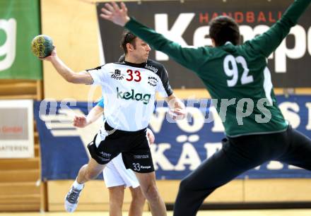 Handball Bundesliga. SC Ferlach gegen SU Falekensteiner Katschberg St. Poelten. Dino Poje,  (SC Ferlach), Thomas Spoerk (St. Poelten). Ferlach, am 28.1.2012. Ferlach, 28.1.2012.
Foto: kuess
Foto: Kuess
---
pressefotos, pressefotografie, kuess, qs, qspictures, sport, bild, bilder, bilddatenbank