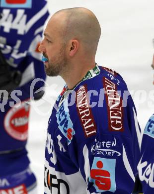 EBEL. Eishockey Bundesliga. EC Rekord Fenster VSV gegen UPC Vienna Capitals. Gerhard Unterluggauer (VSV). Villach, am 27.1.2012.
Foto: Kuess 


---
pressefotos, pressefotografie, kuess, qs, qspictures, sport, bild, bilder, bilddatenbank