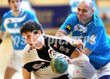 Handball Bundesliga. SC Ferlach gegen SU Falekensteiner Katschberg St. Poelten. Primoz Drozina (SC Ferlach), Janos Frey (St. Poelten). Ferlach, am 28.1.2012.
Fotos: Kuess
Foto: Kuess
---
pressefotos, pressefotografie, kuess, qs, qspictures, sport, bild, bilder, bilddatenbank