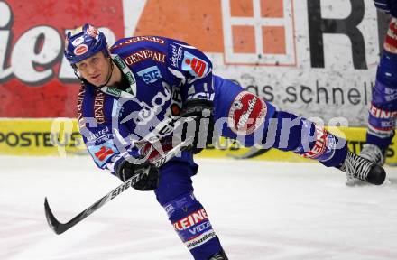 EBEL. Eishockey Bundesliga. EC Rekord Fenster VSV gegen UPC Vienna Capitals. Mike Craig (VSV). Villach, am 27.1.2012.
Foto: Kuess 


---
pressefotos, pressefotografie, kuess, qs, qspictures, sport, bild, bilder, bilddatenbank