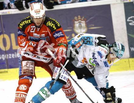 EBEL. Eishockey Bundesliga. KAC gegen EHC LIWEST Linz. Thomas HUndertpfund, (KAC), Robert Lukas  (Linz). Klagenfurt, am 29.1.2012.
Foto: Kuess

---
pressefotos, pressefotografie, kuess, qs, qspictures, sport, bild, bilder, bilddatenbank