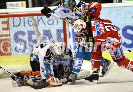 EBEL. Eishockey Bundesliga. KAC gegen EHC LIWEST Linz. Manuel Geier, (KAC), Alex Westlund, Adrian Veideman (Linz). Klagenfurt, am 29.1.2012.
Foto: Kuess

---
pressefotos, pressefotografie, kuess, qs, qspictures, sport, bild, bilder, bilddatenbank