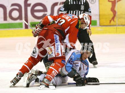 EBEL. Eishockey Bundesliga. KAC gegen SAPA Fehervar AV19. SIKLENKA Michael (KAC), SOFRON Istvar (Alba Volan). Klagenfurt, am 3.2.2012.
Foto: Kuess

---
pressefotos, pressefotografie, kuess, qs, qspictures, sport, bild, bilder, bilddatenbank