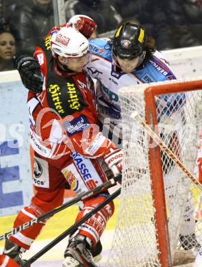 EBEL. Eishockey Bundesliga. KAC gegen SAPA Fehervar AV19. REICHEL Johannes (KAC), SIKORCIN Ladislav (Alba Volan). Klagenfurt, am 3.2.2012.
Foto: Kuess

---
pressefotos, pressefotografie, kuess, qs, qspictures, sport, bild, bilder, bilddatenbank