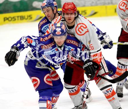 EBEL. Eishockey Bundesliga. EC Rekord Fenster VSV gegen HK Acroni Jesenice. Robert Shearer,  (VSV), Jaka Ankerst (Jesenice). Villach, am 3.2.2012.
Foto: Kuess 


---
pressefotos, pressefotografie, kuess, qs, qspictures, sport, bild, bilder, bilddatenbank