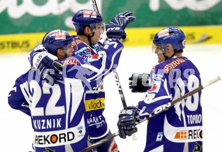 EBEL. Eishockey Bundesliga. EC Rekord Fenster VSV gegen HK Acroni Jesenice. Torjubel Greg Kuznik, Mario Altmann, Shayne Toporowski (VSV). Villach, am 3.2.2012.
Foto: Kuess 


---
pressefotos, pressefotografie, kuess, qs, qspictures, sport, bild, bilder, bilddatenbank