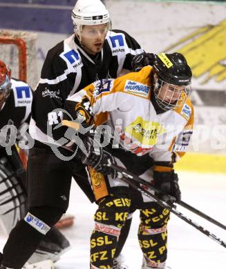 Eishockey. CHL. Carinthian Hockey League. USC HUFIX Velden gegen Tarco Woelfe Klagenfurt. Florian Perdacher (Velden), Patrick Albl (Tarco). Velden, 8.2.2012.
Foto: Kuess
---
pressefotos, pressefotografie, kuess, qs, qspictures, sport, bild, bilder, bilddatenbank