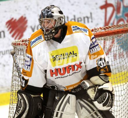 Eishockey. CHL. Carinthian Hockey League. USC HUFIX Velden gegen Tarco Woelfe Klagenfurt. Markus Schmarl (Velden). Velden, 8.2.2012.
Foto: Kuess
---
pressefotos, pressefotografie, kuess, qs, qspictures, sport, bild, bilder, bilddatenbank