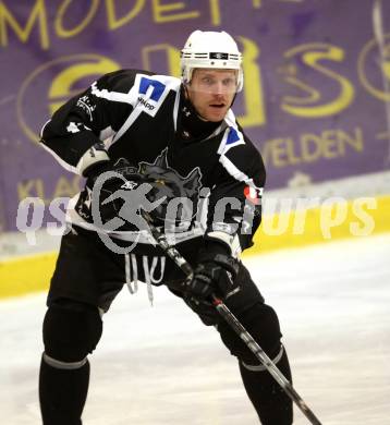 Eishockey. CHL. Carinthian Hockey League. USC HUFIX Velden gegen Tarco Woelfe Klagenfurt. Tino Teppert (Tarco). Velden, 8.2.2012.
Foto: Kuess
---
pressefotos, pressefotografie, kuess, qs, qspictures, sport, bild, bilder, bilddatenbank