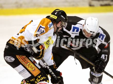 Eishockey. CHL. Carinthian Hockey League. USC HUFIX Velden gegen Tarco Woelfe Klagenfurt. Oliver Oberrauner (Velden), Harald Ofner (Tarco). Velden, 8.2.2012.
Foto: kuess
---
pressefotos, pressefotografie, kuess, qs, qspictures, sport, bild, bilder, bilddatenbank