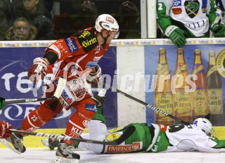 EBEL. Eishockey Bundesliga. KAC gegen HDD TILIA Olimpija Ljubljana. SIKLENKA Michael  (KAC), PANCE Ziga (Laibach). Klagenfurt, am 12.2.2012.
Foto: Kuess

---
pressefotos, pressefotografie, kuess, qs, qspictures, sport, bild, bilder, bilddatenbank