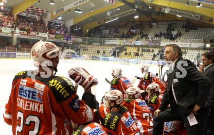 EBEL. Eishockey Bundesliga. KAC gegen HDD TILIA Olimpija Ljubljana. Protest der Fans gegen ueberhoehte Abopreise. Klagenfurt, am 12.2.2012.
Foto: Kuess

---
pressefotos, pressefotografie, kuess, qs, qspictures, sport, bild, bilder, bilddatenbank