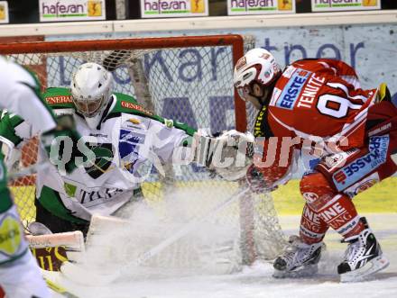 EBEL. Eishockey Bundesliga. KAC gegen HDD TILIA Olimpija Ljubljana. Joseph Joey Tenute, (KAC), Jean Philippe Lamoureux  (Laibach). Klagenfurt, am 12.2.2012.
Foto: Kuess

---
pressefotos, pressefotografie, kuess, qs, qspictures, sport, bild, bilder, bilddatenbank