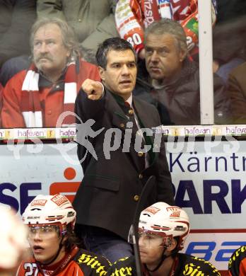 EBEL. Eishockey Bundesliga. KAC gegen HDD TILIA Olimpija Ljubljana. Trainer Manny Viveiros (KAC). Klagenfurt, am 12.2.2012.
Foto: Kuess

---
pressefotos, pressefotografie, kuess, qs, qspictures, sport, bild, bilder, bilddatenbank