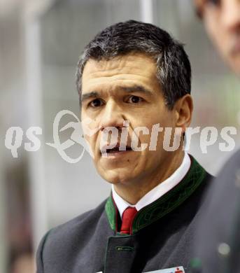 EBEL. Eishockey Bundesliga. KAC gegen HDD TILIA Olimpija Ljubljana. Trainer Manny Viveiros (KAC), (Laibach). Klagenfurt, am 12.2.2012.
Foto: Kuess

---
pressefotos, pressefotografie, kuess, qs, qspictures, sport, bild, bilder, bilddatenbank