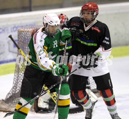 Eishockey. Tarco Oldboys gegen Humanomed. Alexander Rodiga (Tarco), Michael Moser (Humanomed). Klagenfurt, am 11.2.2012.
Foto: Kuess
---
pressefotos, pressefotografie, kuess, qs, qspictures, sport, bild, bilder, bilddatenbank