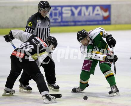 Eishockey. Tarco Oldboys gegen Humanomed. Juergen Picej (Tarco), Mario Morokutti (Humanomed). Klagenfurt, am 11.2.2012.
Foto: Kuess
---
pressefotos, pressefotografie, kuess, qs, qspictures, sport, bild, bilder, bilddatenbank