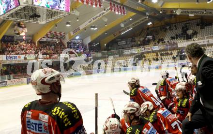 EBEL. Eishockey Bundesliga. KAC gegen HDD TILIA Olimpija Ljubljana. Protest der Fans gegen ueberhoehte Abopreise. Klagenfurt, am 12.2.2012.
Foto: Kuess

---
pressefotos, pressefotografie, kuess, qs, qspictures, sport, bild, bilder, bilddatenbank