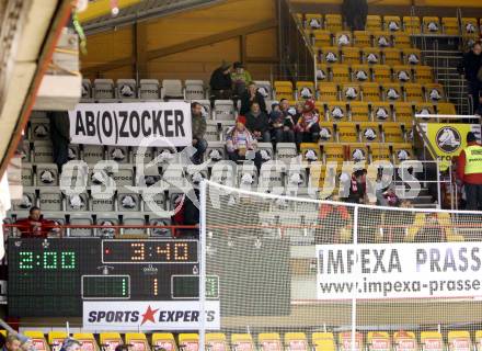 EBEL. Eishockey Bundesliga. KAC gegen HDD TILIA Olimpija Ljubljana. Proteste der Fans gegenueber erhoehter Abopreise. Klagenfurt, am 12.2.2012.
Foto: Kuess

---
pressefotos, pressefotografie, kuess, qs, qspictures, sport, bild, bilder, bilddatenbank