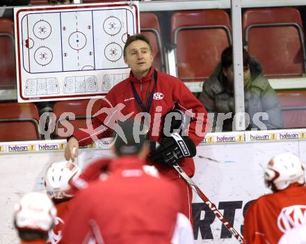 EBEL. Eishockey Bundesliga. KAC. Training. Trainer Christian Weber. Klagenfurt, am 13.2.2012.
Foto: Kuess

---
pressefotos, pressefotografie, kuess, qs, qspictures, sport, bild, bilder, bilddatenbank