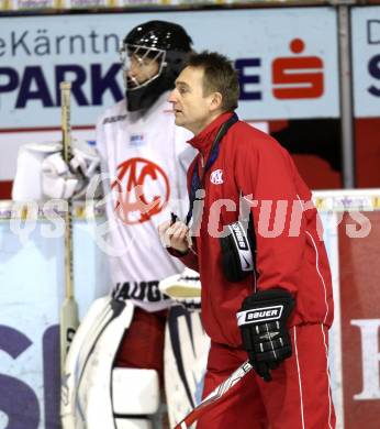 EBEL. Eishockey Bundesliga. KAC. Training. Trainer Christian Weber. Klagenfurt, am 13.2.2012.
Foto: Kuess

---
pressefotos, pressefotografie, kuess, qs, qspictures, sport, bild, bilder, bilddatenbank