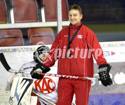 EBEL. Eishockey Bundesliga. KAC. Training. Trainer Christian Weber. Klagenfurt, am 13.2.2012.
Foto: Kuess

---
pressefotos, pressefotografie, kuess, qs, qspictures, sport, bild, bilder, bilddatenbank