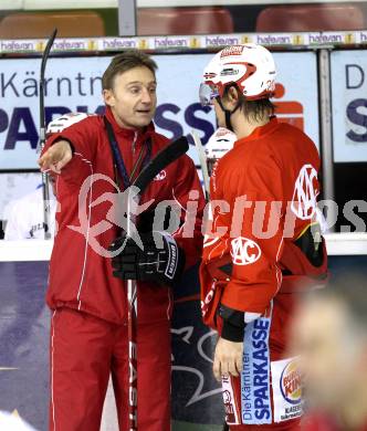 EBEL. Eishockey Bundesliga. KAC. Training. Trainer Christian Weber,. Lammers John. Klagenfurt, am 13.2.2012.
Foto: Kuess

---
pressefotos, pressefotografie, kuess, qs, qspictures, sport, bild, bilder, bilddatenbank