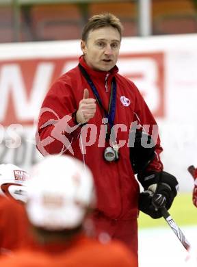 EBEL. Eishockey Bundesliga. KAC. Training. Trainer Christian Weber. Klagenfurt, am 13.2.2012.
Foto: Kuess

---
pressefotos, pressefotografie, kuess, qs, qspictures, sport, bild, bilder, bilddatenbank