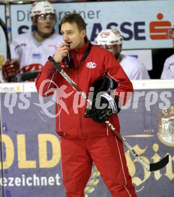 EBEL. Eishockey Bundesliga. KAC. Training. Trainer Christian Weber. Klagenfurt, am 13.2.2012.
Foto: Kuess

---
pressefotos, pressefotografie, kuess, qs, qspictures, sport, bild, bilder, bilddatenbank