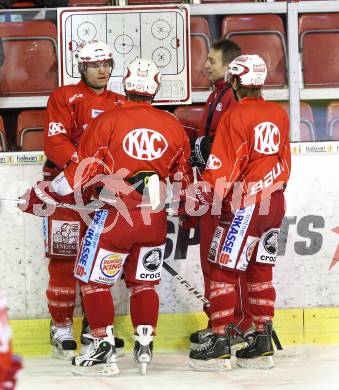 EBEL. Eishockey Bundesliga. KAC. Training. Trainer Christian Weber, Scofield Tyler, Tenute Joseph, Lammers John. Klagenfurt, am 13.2.2012.
Foto: Kuess

---
pressefotos, pressefotografie, kuess, qs, qspictures, sport, bild, bilder, bilddatenbank